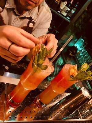 Urbain Coffee & Cocktail