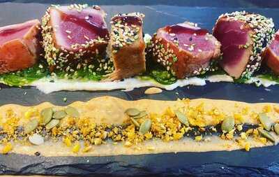 Con Dos Huevos Gastrobar