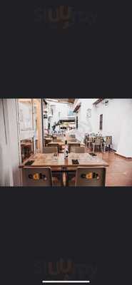 Con Dos Huevos Gastrobar