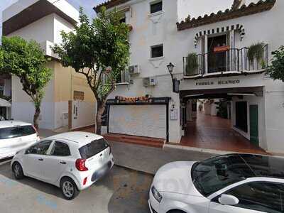 Con Dos Huevos Gastrobar