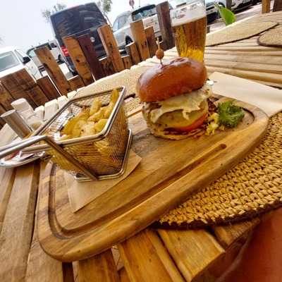 Safari Restaurant - Photo 8