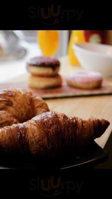 Epicure Market & Cafe