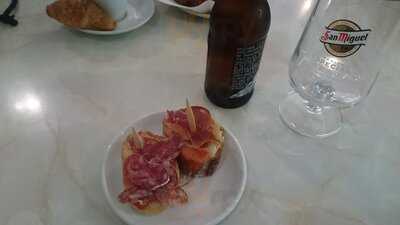 Cafetería Bar Monza