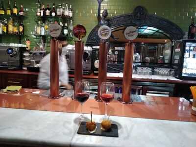 Cervecería Cruz Blanca El Mesón