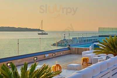 Muelle 327 Skybar & Lounge Port Calanova