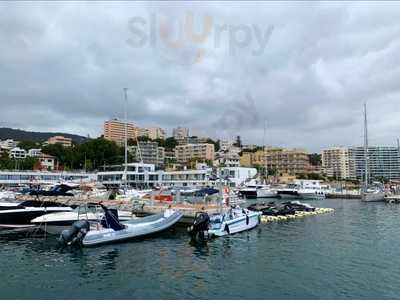 Muelle 327 Skybar & Lounge Port Calanova