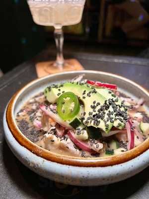 San Pedrito, Restaurante Y Licoreria