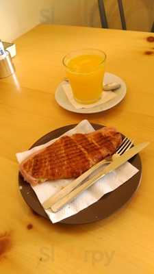 Horno-cafeteria-pastelería La Paraeta