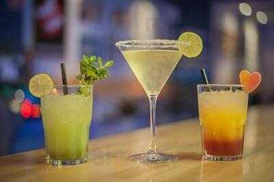 Delorean Lounge Ruzafa