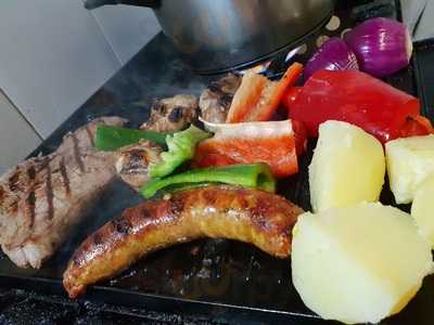 Julia's Restaurant Bar Café