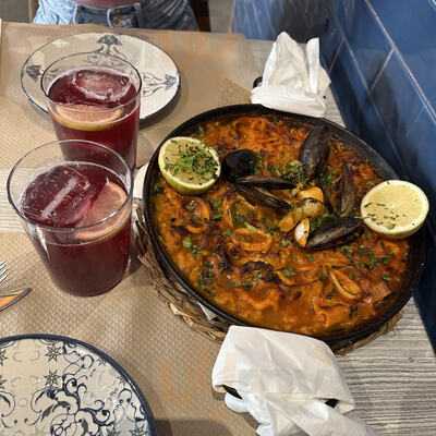 Julia's Restaurant Bar Café