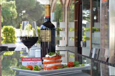 La Fondue Steak House