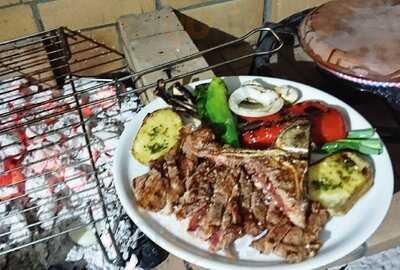 Los Bárbaros Bar De Tapas