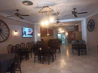 Los Bárbaros Bar De Tapas