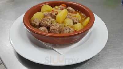 Los Bárbaros Bar De Tapas