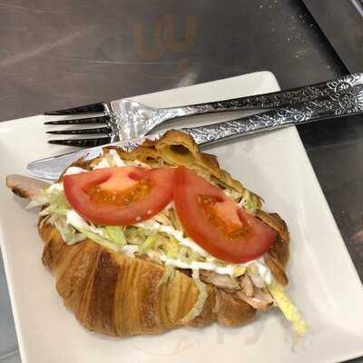 Pasteleria La Belle Vie