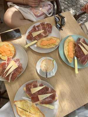 Cafeteria El Estribo