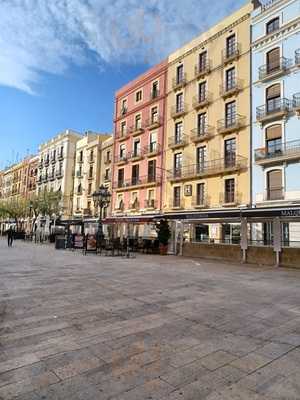 Café Restaurant Hotel Plaça De La Font