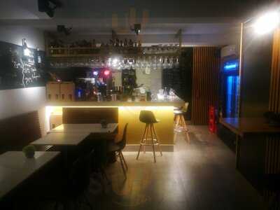 Vinos Handeland Winebar