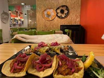 La Quebradora Taqueria Mex