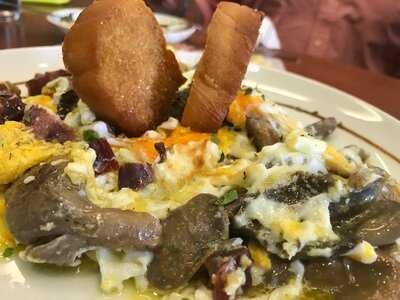 Bodega Y Abaceria Casa Adriano