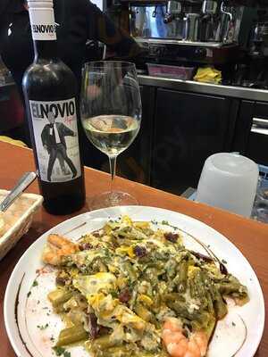 Bodega Y Abaceria Casa Adriano