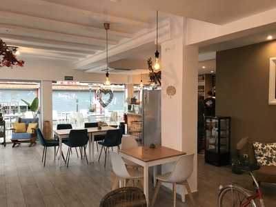 Mozaik Coffee Bakery