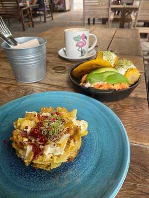 Alsur Café & Backdoor Bar