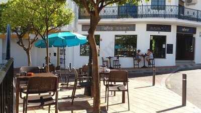 Zafiro Wine & Gin Bar