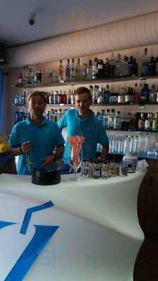 Zafiro Wine & Gin Bar