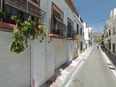 Hostal Restaurant El Gallo