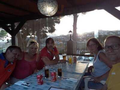 Monroes Restaurant & Carvery