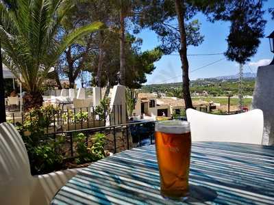 Monroes Restaurant & Carvery