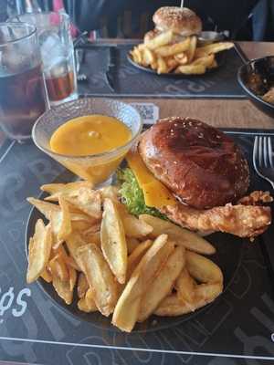 Bocados Burgers - Photo 8