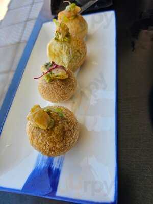 Tres 14 Tapas & Cafe