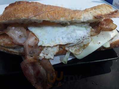 El Mosset Cafe I Tapes