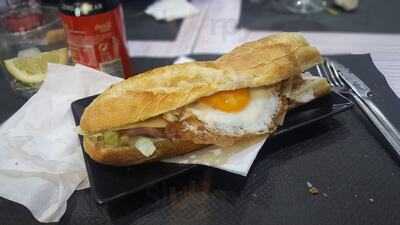 El Mosset Cafe I Tapes