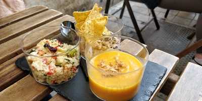 Nuna Bar & Restaurant