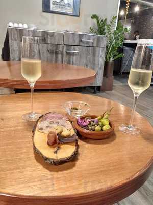 Delorean Vintage Bar