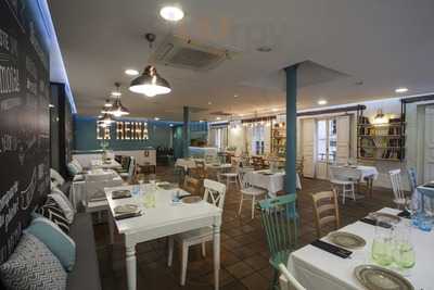La Reina Friendly Restaurant