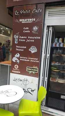 Le Petit Café