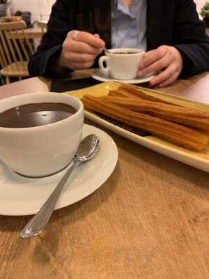 La Bienvenida Cafe & Deli