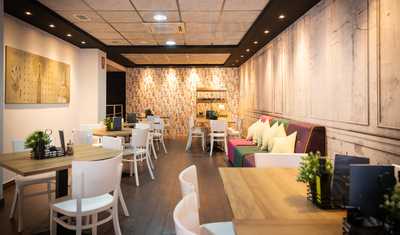 La Bienvenida Cafe & Deli