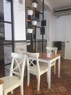 Bar Los Valles De Torremolinos S.l.