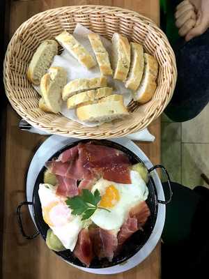 Big Ben Bar & Restaurant