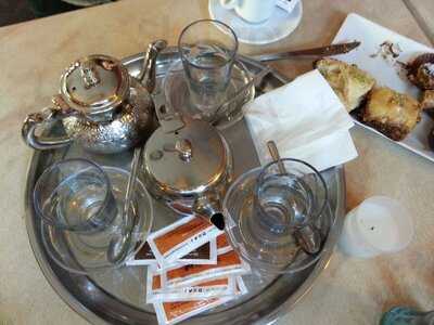 Reina Cleopatra, Pasteleria Teteria Siria