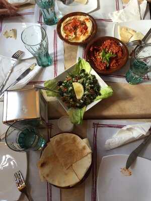 Reina Cleopatra, Pasteleria Teteria Siria