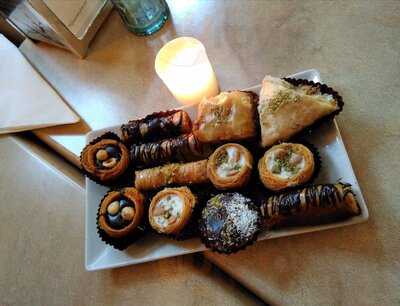 Reina Cleopatra, Pasteleria Teteria Siria