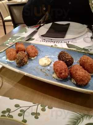 Petit Bistro Sta Barbara