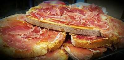 Sherlock Holmes Tavern